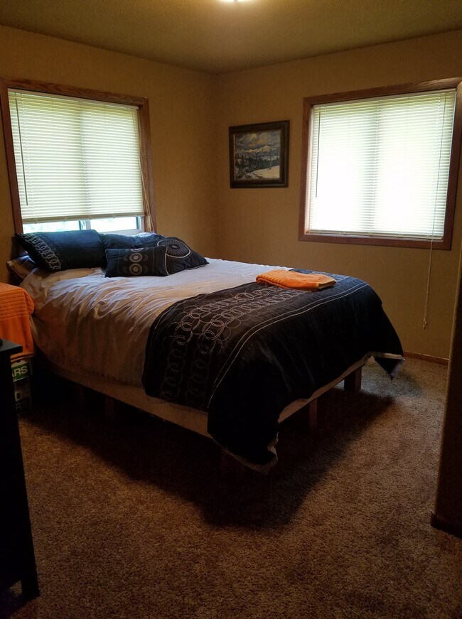 Separate rental upstairs loft area - 6700 Kingswood Rd
