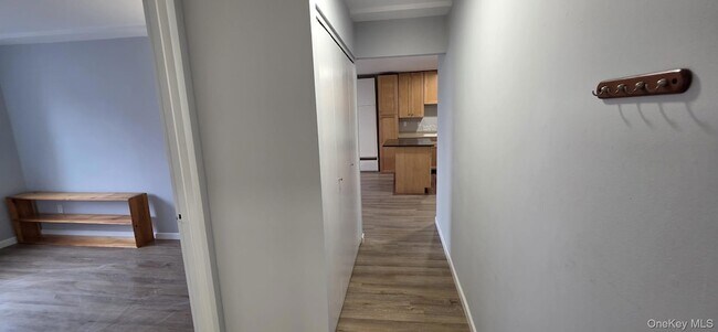 Building Photo - 3240 Netherland Ave