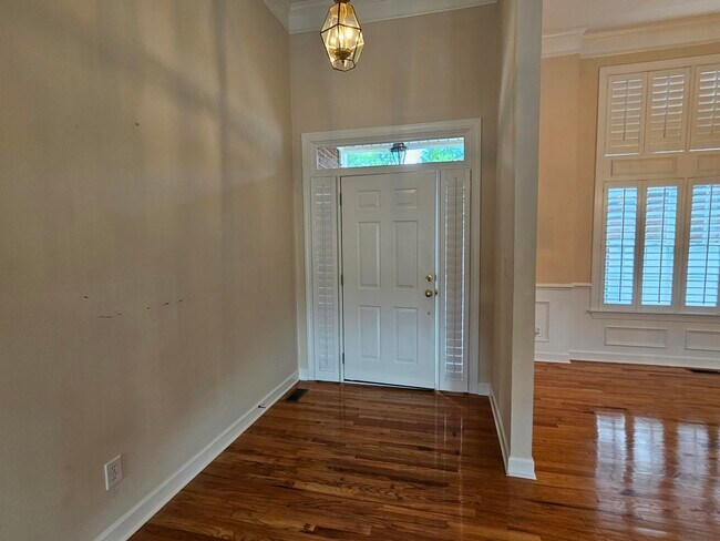 Building Photo - 115 Willow Oak Loop