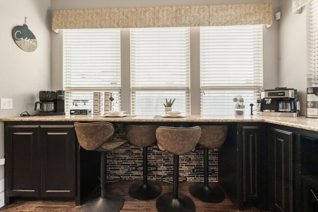 Building Photo - Fully Furnished Home in South Grand Prairie near Joe Pool Lake