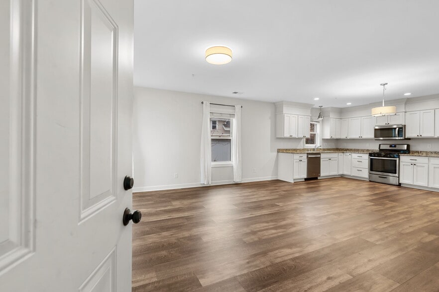 Building Photo - 4406-1 Nicollet Ave