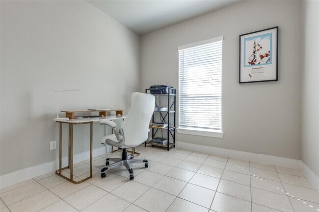 Building Photo - 2411 Ocean Key Dr