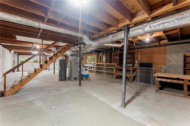 Building Photo - 2440 Red Fox Run NW