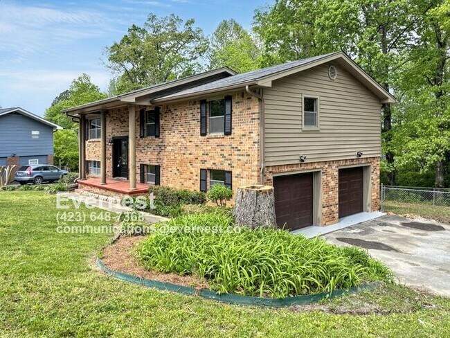 Building Photo - 3-Bedroom, 2-Bathroom Home with Basement a...