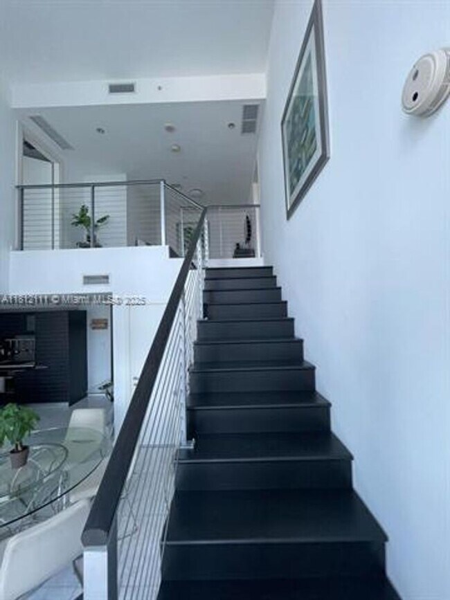 Building Photo - 200 Biscayne Blvd Way