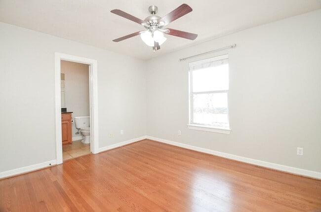 Building Photo - 1148 W 25th St