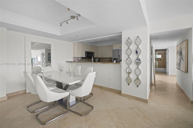 Building Photo - 650 West Ave