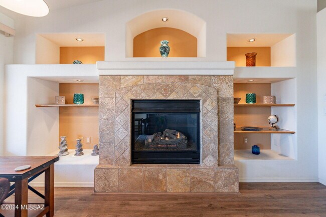 Building Photo - 36500 S Rock Crest Dr