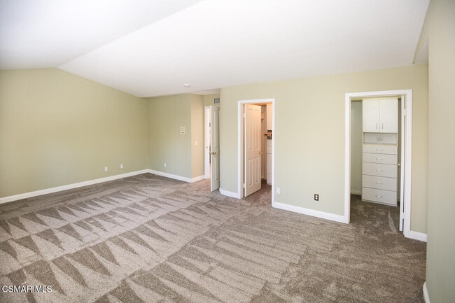 Building Photo - 1811 Fox Springs Cir