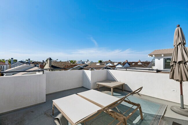 Building Photo - 503 L St