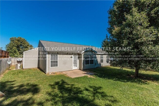 Building Photo - 3079 W Essex Dr