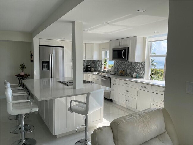 Building Photo - 5200 N Ocean Blvd