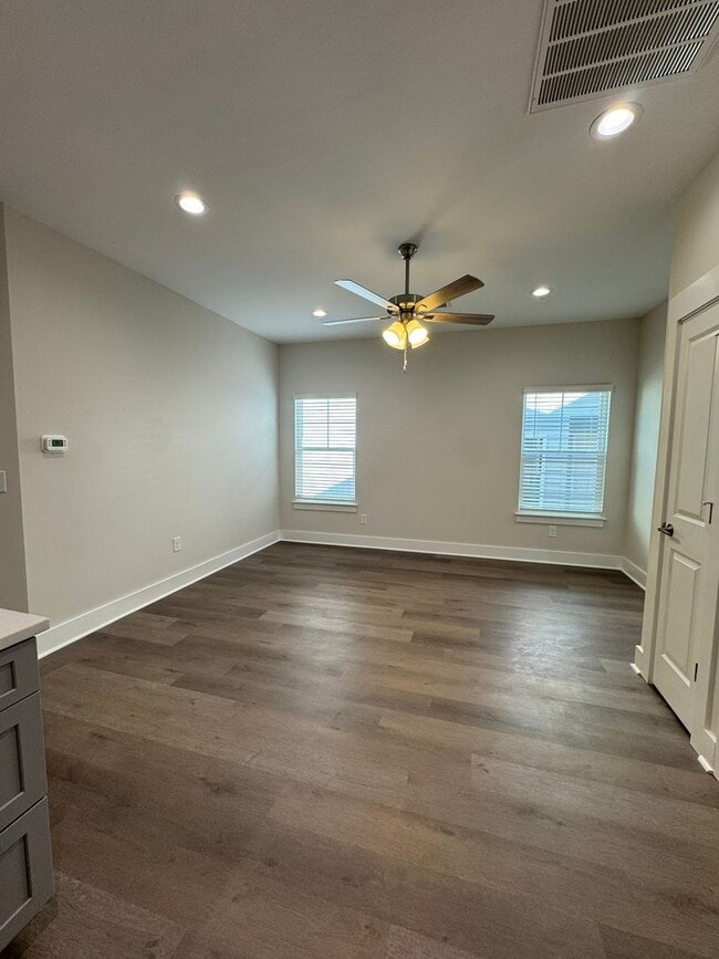 Building Photo - 115 Brawley Villas Pl