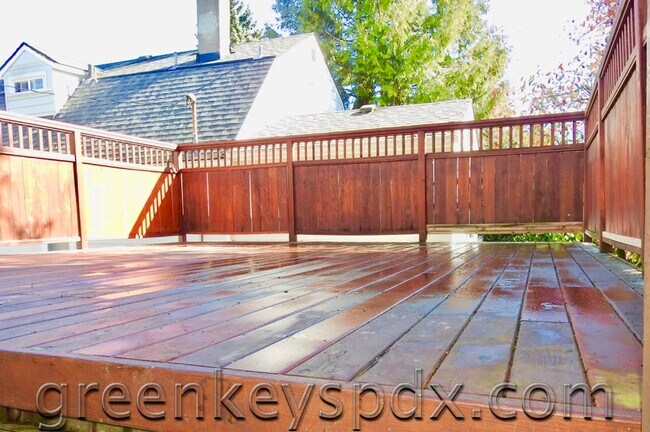 Building Photo - 10197-1136