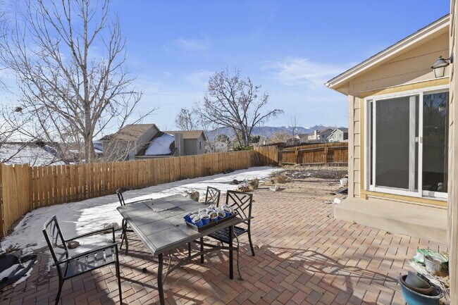 Building Photo - Spacious 6-Bedroom / 3.5-Bath Home — Great Location + Solar Savings!