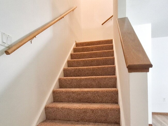 Building Photo - 4 Bed / 2 Full Bath Two-Story Home — Fresh Paint, New Flooring, Detached Garage