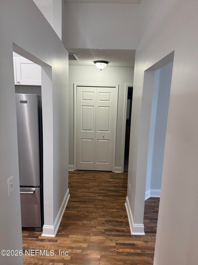 Building Photo - 2063 Las Brisas Ct