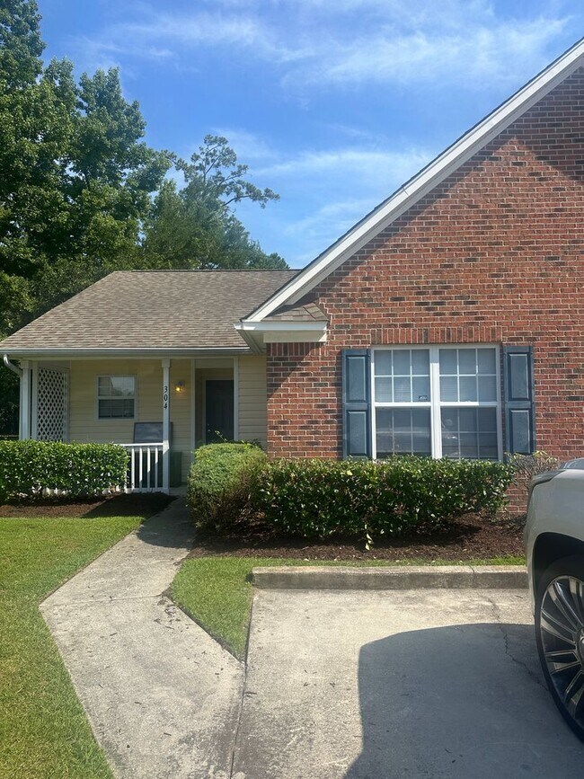 Primary Photo - 304 St Rosea Rd