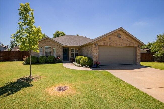 Building Photo - 3739 W Mahogany Dr