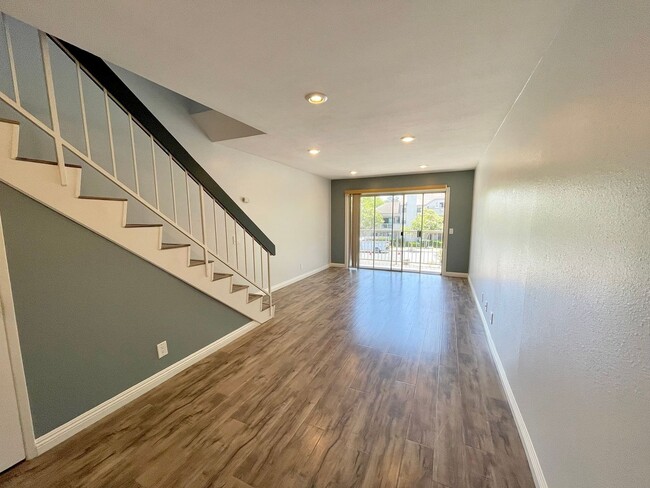 Building Photo - 396 E Surfside Dr