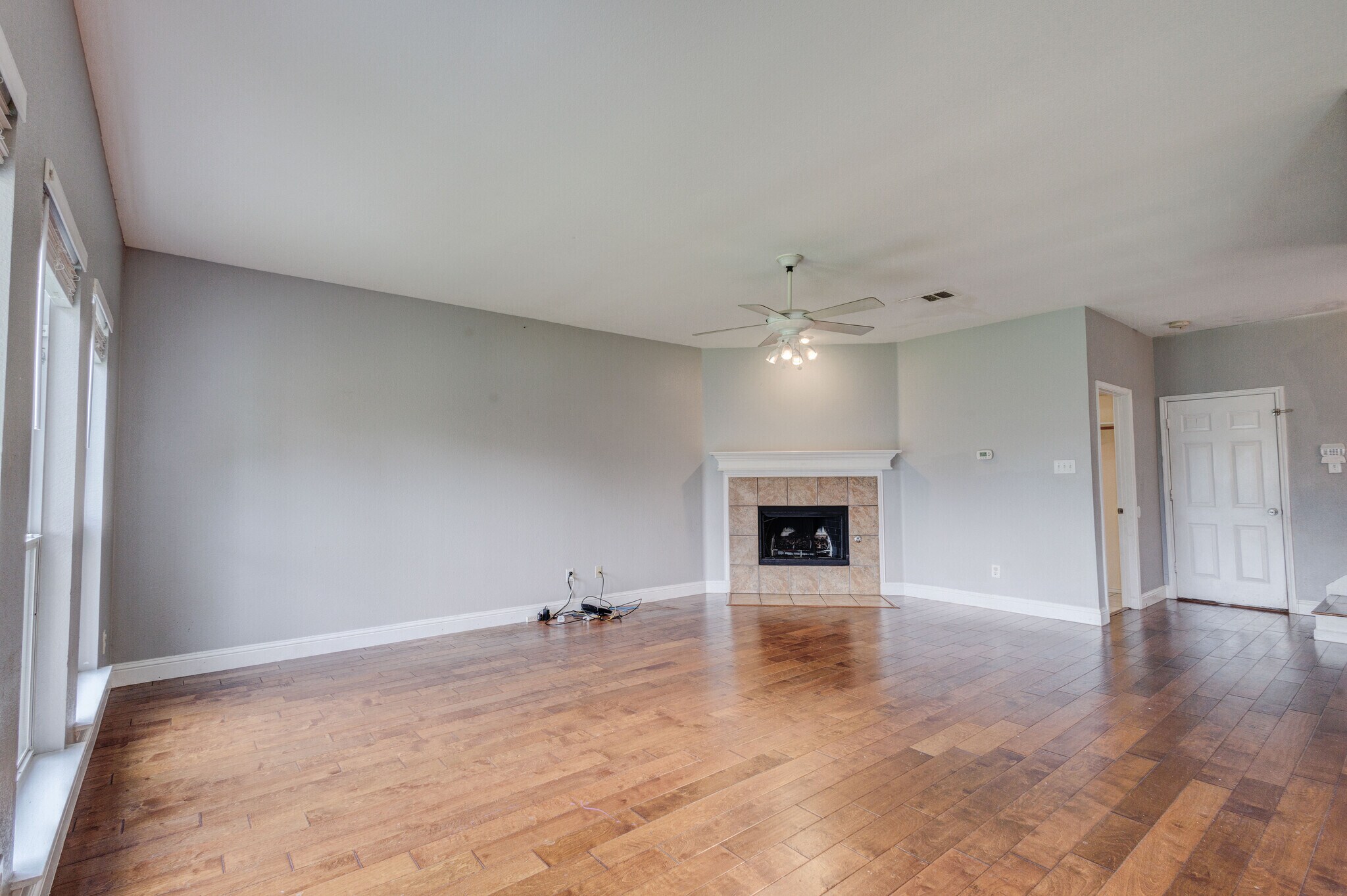 Building Photo - 6107 Lakecrest Dr