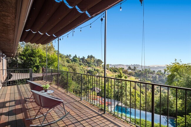 Building Photo - 3772 San Rafael Ave