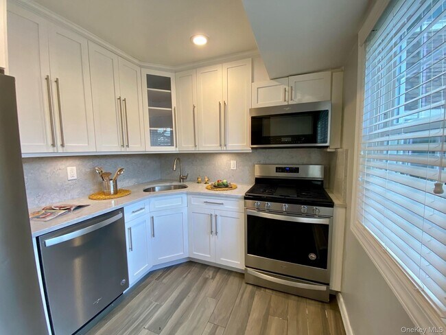 Building Photo - 417 Terrace Rd