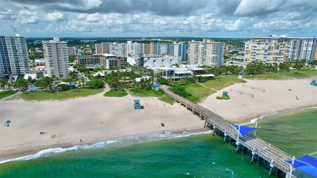 Building Photo - 820 N Ocean Blvd