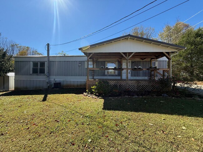 Building Photo - 7268-A Old Tuckaleechee Road Townsend, TN 37882