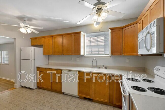 Building Photo - 5120 Braddock Ave