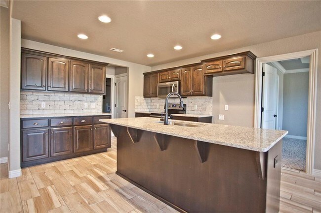 Building Photo - 728 NW 64th Ave