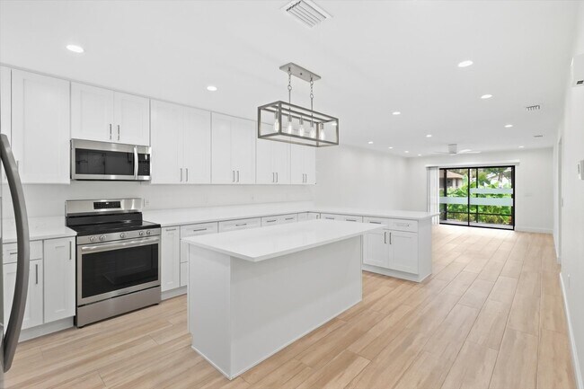 Building Photo - 11625 W Riverhaven Dr