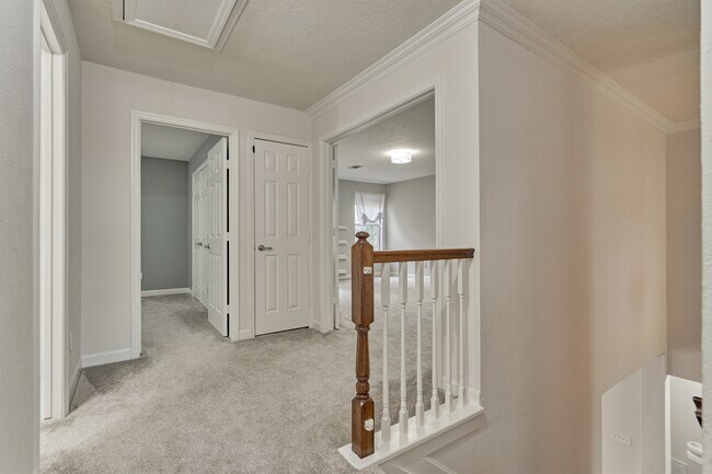 Building Photo - 47 Firethorn Pl