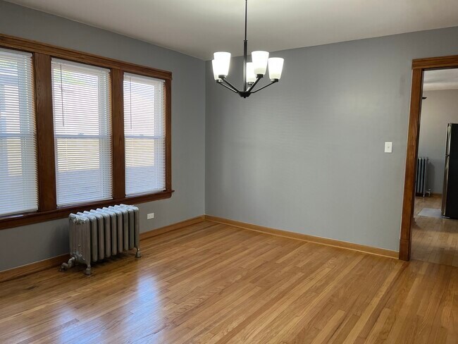 Building Photo - 3049 N Kenneth Ave