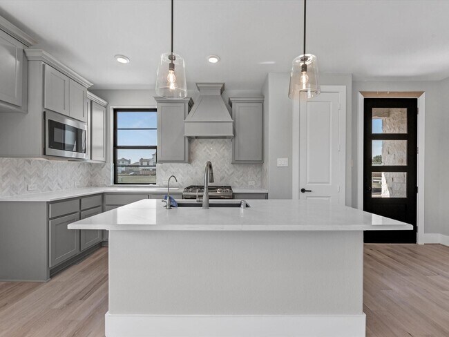 Building Photo - 12038 Royal Oaks Banner Wy