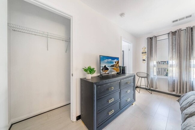 Building Photo - 7225 Cedar Rd