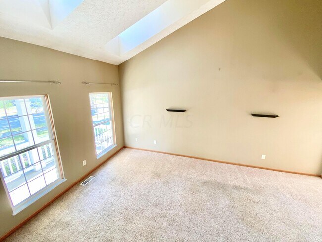 Building Photo - 129 Sapphire Ice Dr