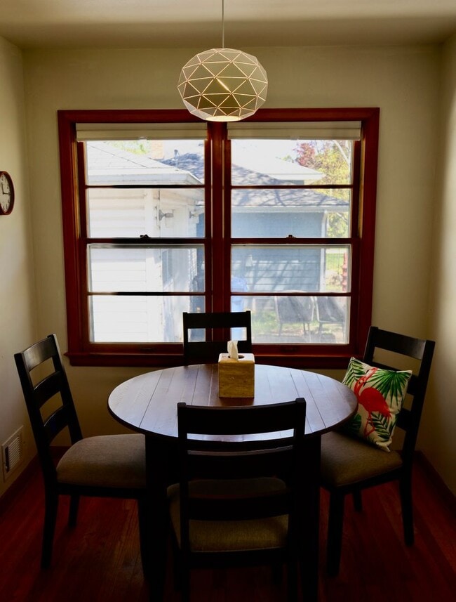 Building Photo - 2BR+ Flex Room Ranch Home in Monona – Walk...