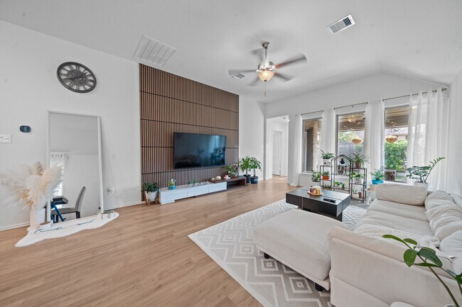 Building Photo - 12919 California Palm Ct