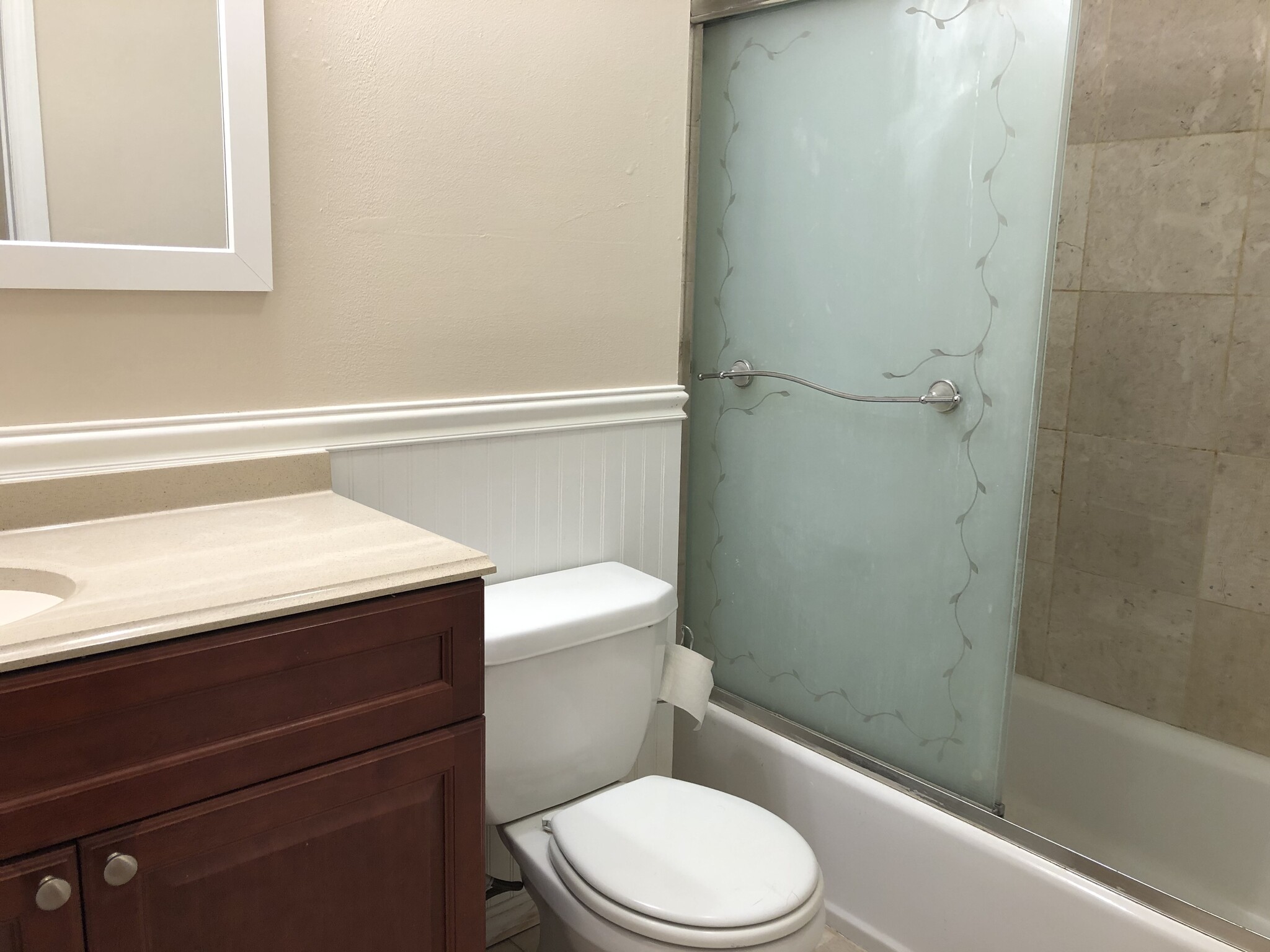 Modern Bathroom - 13 Presidential Dr