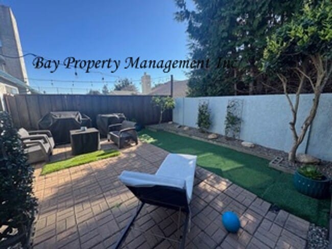 Building Photo - Coming in January! Beautiful 2 Bedroom, 2.5 Bath Home with Upgrades Throughout