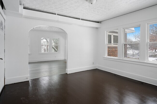 Building Photo - 2229 Cordova Ave