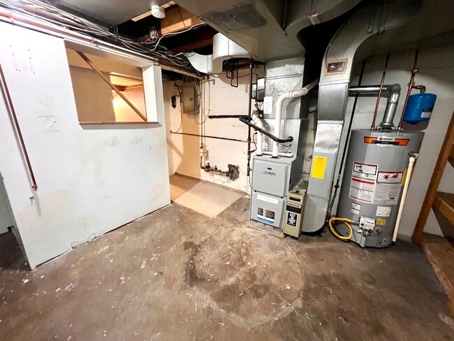 Building Photo - Sewickley - 3 Bedroom 2 Bathroom - Charmin...