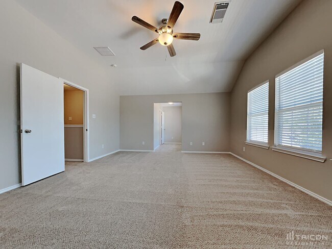 Building Photo - 33111 Cottonwood Bend