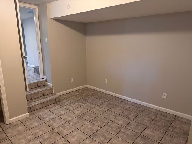 Building Photo - 2102-2104 Messanie St.