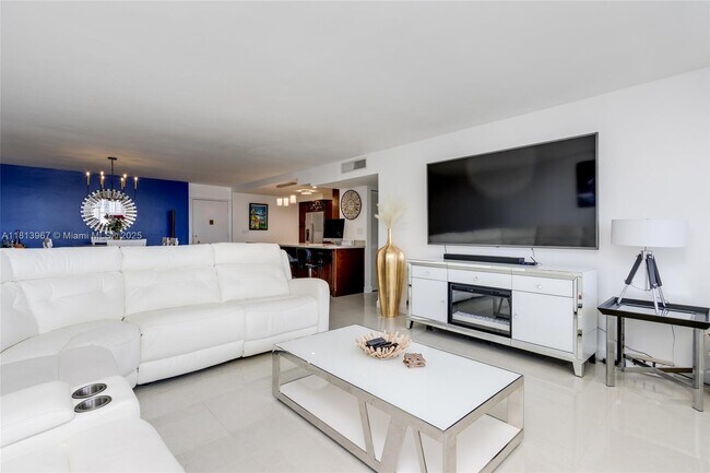 Building Photo - 1501 S Ocean Dr