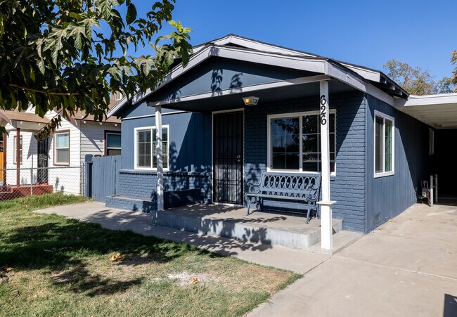 Building Photo - 626 W San Joaquin Ave