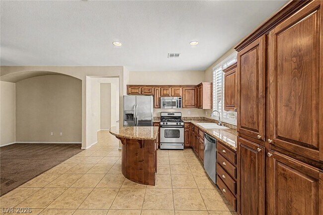 Building Photo - 758 Rise Canyon Dr