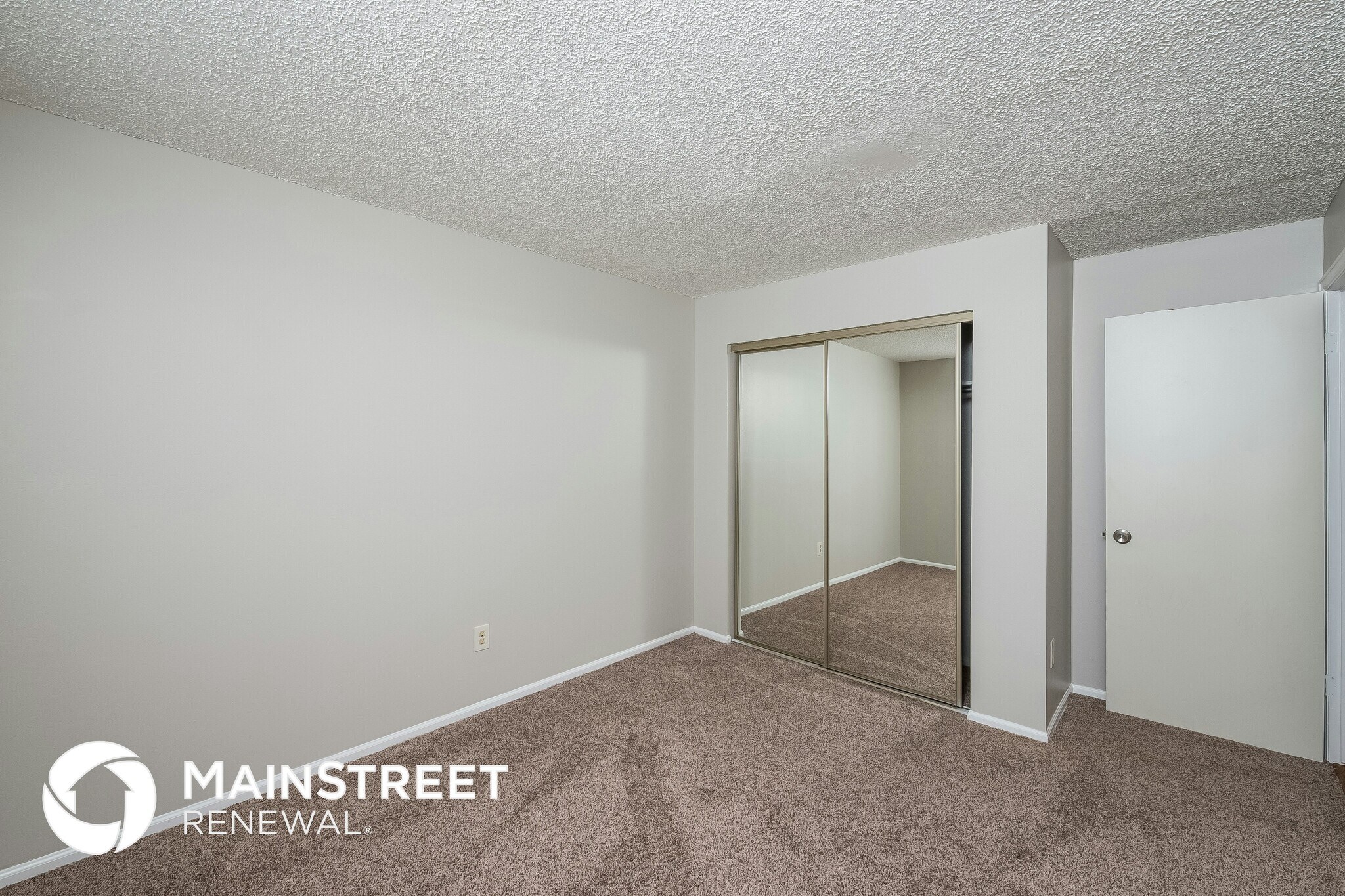 Building Photo - 5444 E 114th Pl