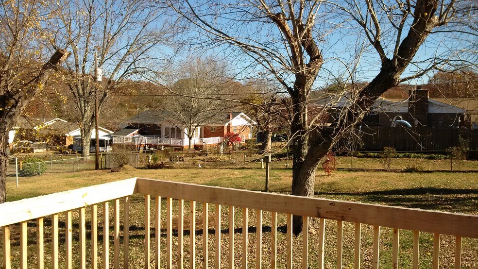 Building Photo - 2512 Sharron Dr